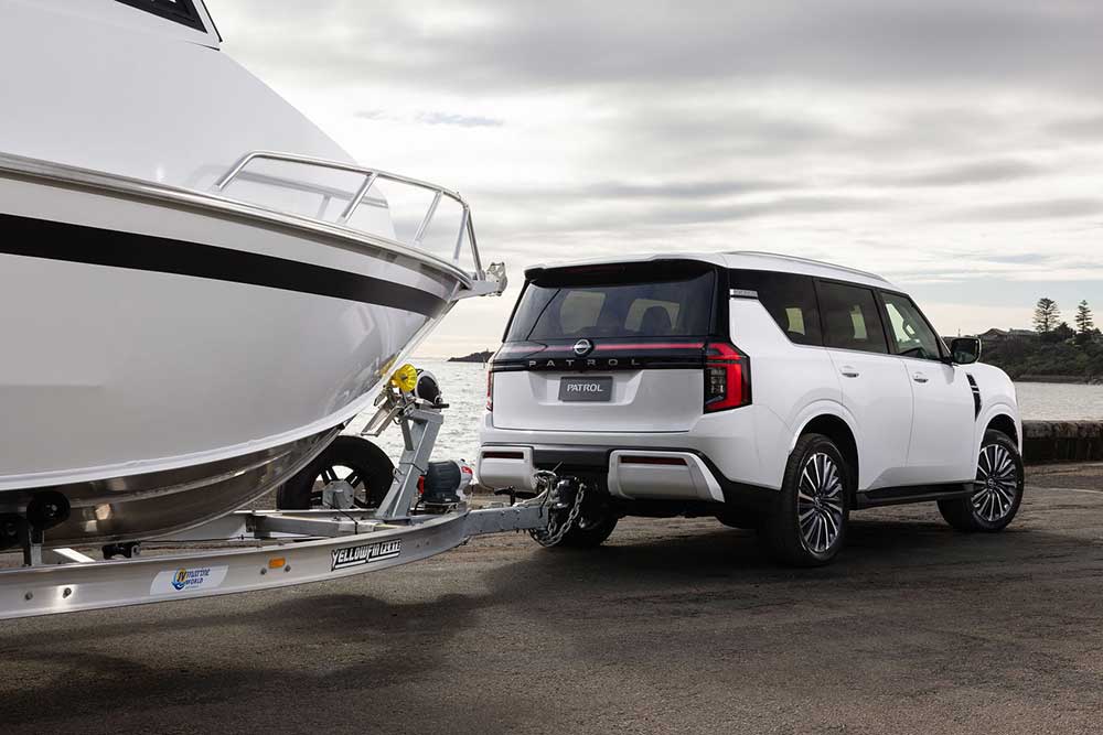 Nissan Patrol Y63 towing boat