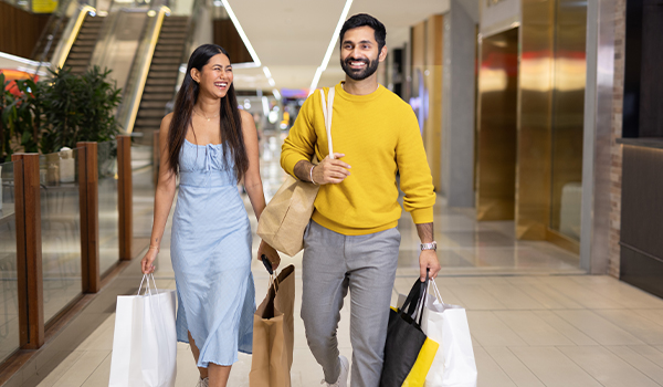 woman-and-man-shopping